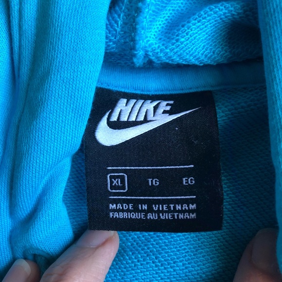 Nike Embroidered Logo Hooded Sweatshirt - Picture 4 of 8